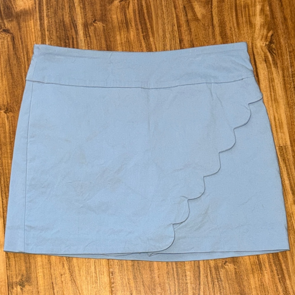 Attyre women 10 medium skort skirt Light Blue Scallop Hem stretch shorts casual